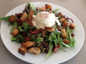 Salade Lyonnaise à la Madeleine